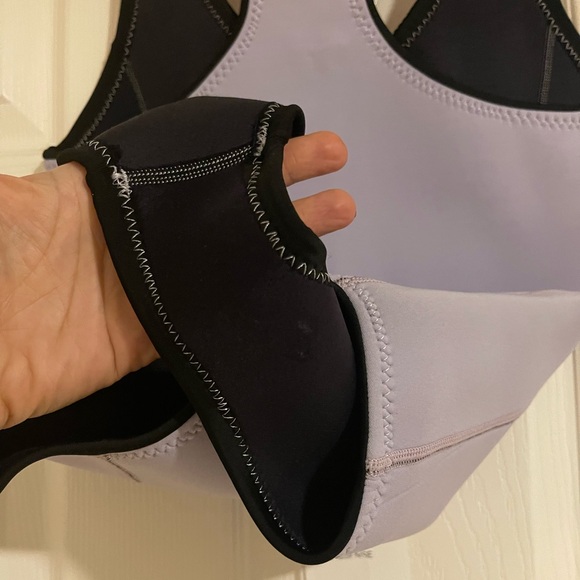 NEW UNWORN ABYSSE Elle one piece IN SOLD OUT LILAC - Picture 9 of 11